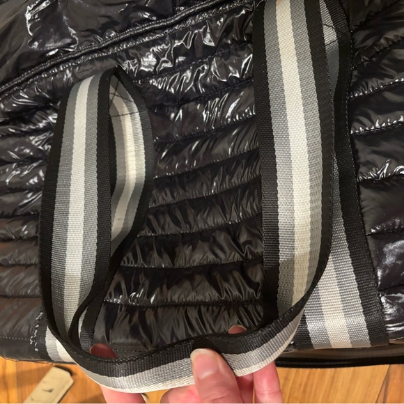 ROLYN BLACK TRAVEL BAG - Picture 3 of 8